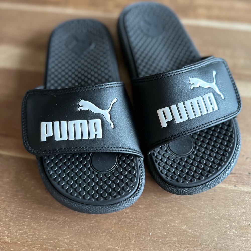 NWOT Puma Black Kid Size 1 Adjustable Sandals